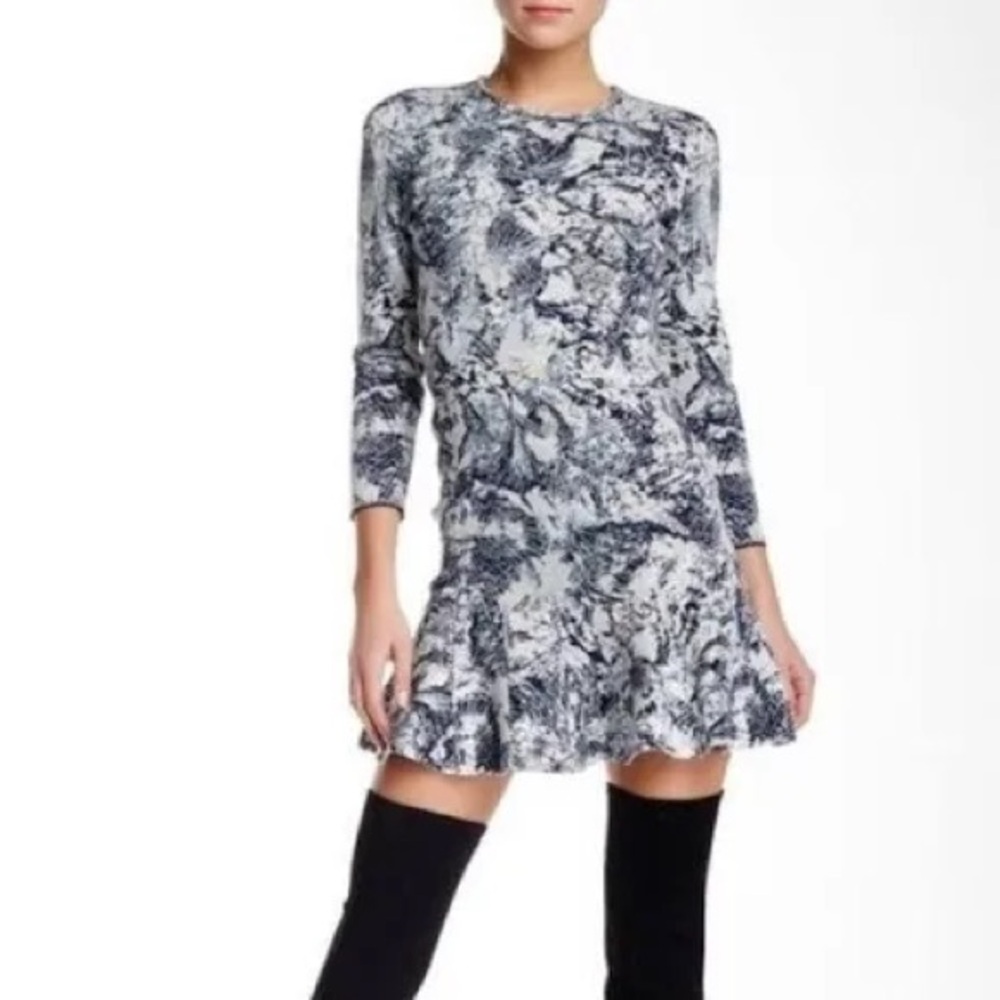 NWT - BCBG Maxazria Leilani Heavy Knit Printed peplum dress - Size Medium sku#28